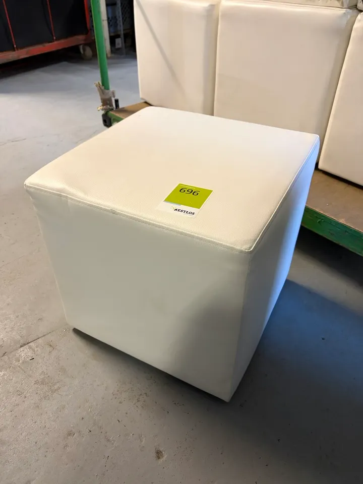 10x Polsterhocker/Würfel weiß